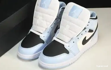Hyperoad Jordan Blue Ice 1 Mid 0517